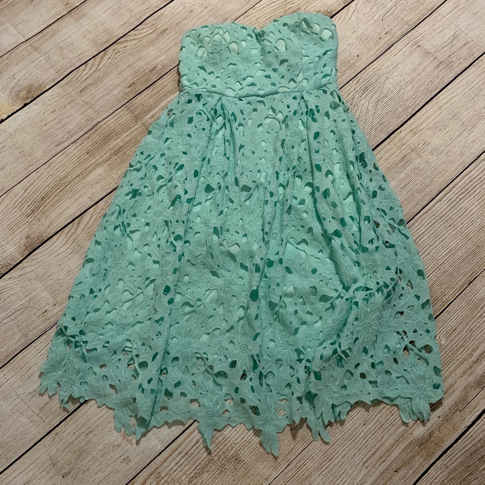 Lace Strapless dress